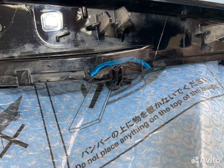 Стекло фары переднее правое Toyota Camry 2017