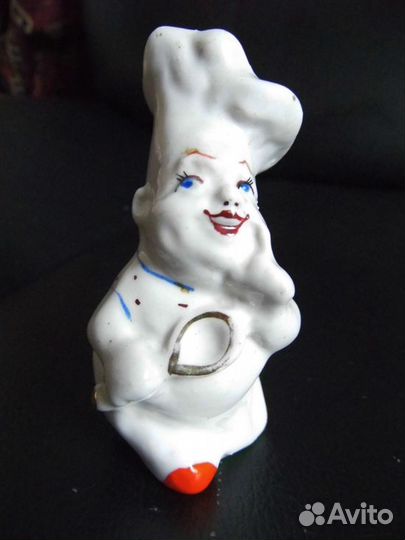 Солонка Поварёнок. Фарфор. Городница. 50-е годы