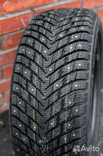 Zmax Winternova Stud II 275/35 R20 102T