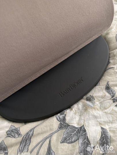 Кресло шезлонг babybjorn