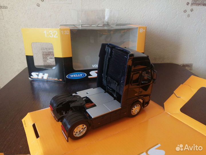 Модель volvo 1/32