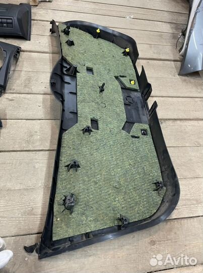 Обшивка крышки багажника Mazda CX 7 2008-2012г