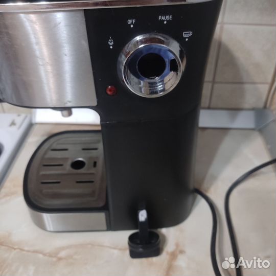 Кофеварка рожковая polaris