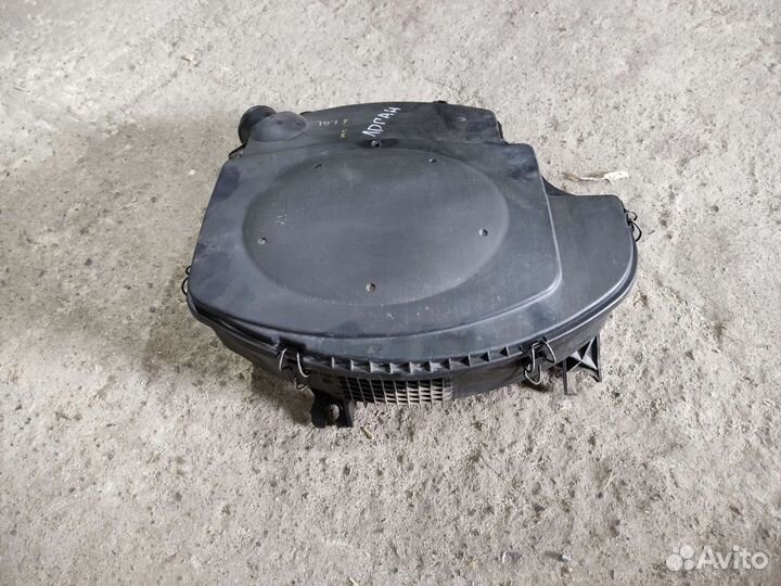 Рено Логан корпус воздушного фильтра