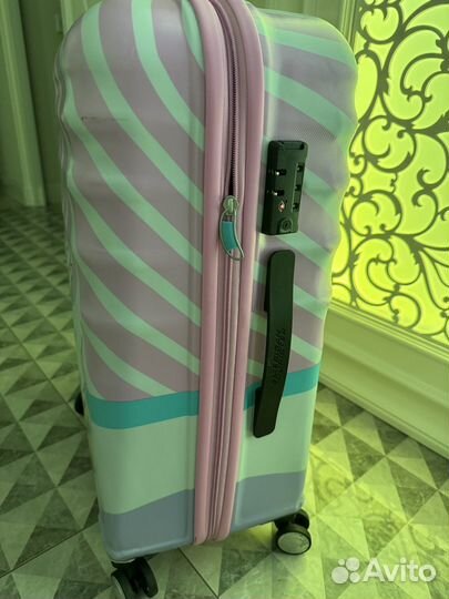 Чемодан american tourister m