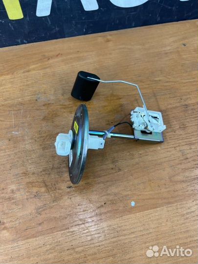 Датчик уровня топлива Kia Quoris 1 G8BE 2012-2019