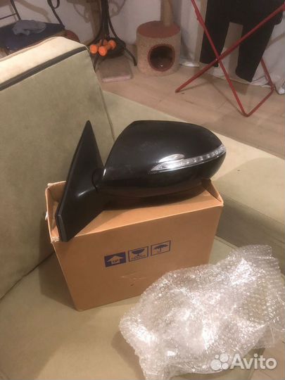 Боковое зеркало