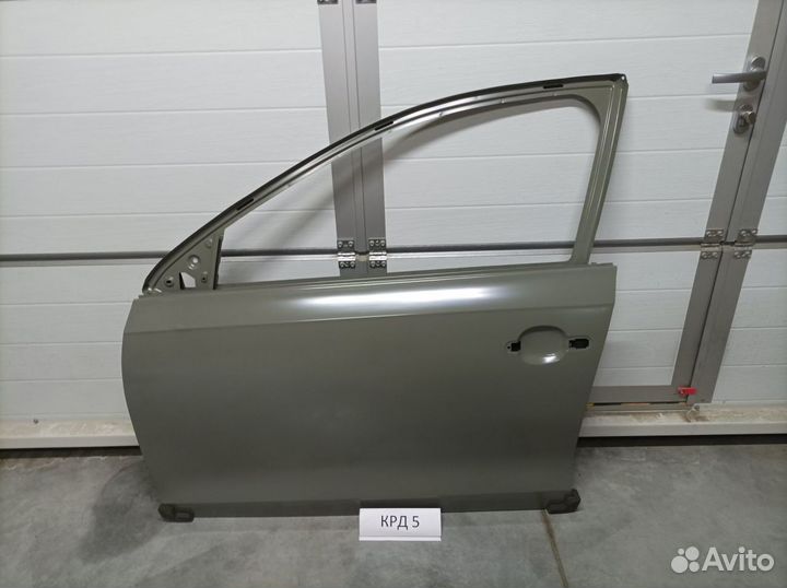 Дверь левая передняя Джетта 6