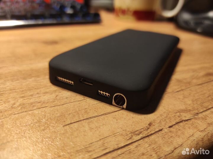 Чехол-батарея для iPhone 5/5s 2200мАч черный
