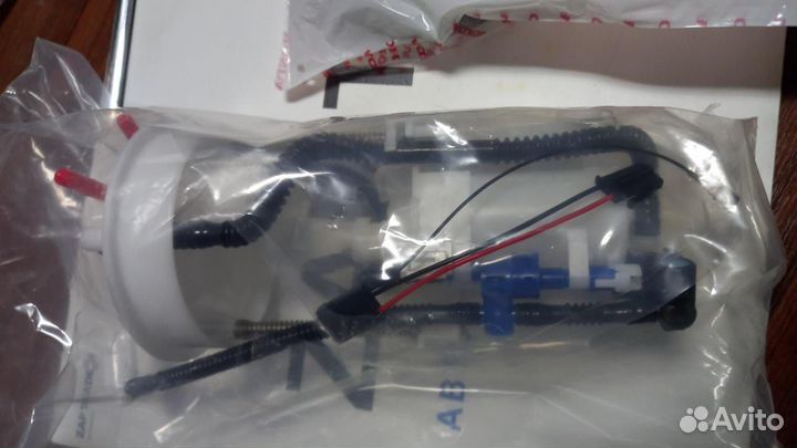 Фильтр топливный Honda Civic 5D 2006 (17048smge00)