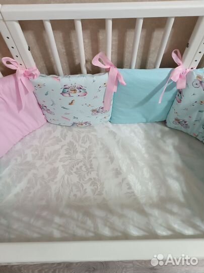 Детская кроватка с матрасом и бортиками