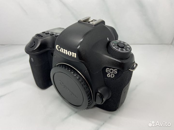 Зеркальный фотоаппарат Canon 6D