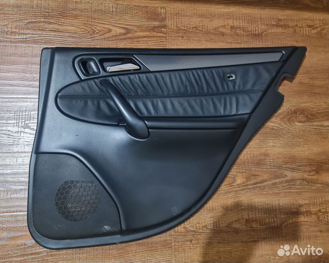 Обшивки дверные w203