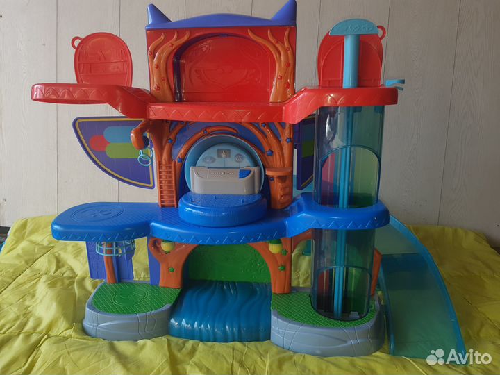 База героев в масках