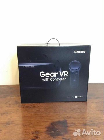 Samsung Gear VR очки с джойстиком