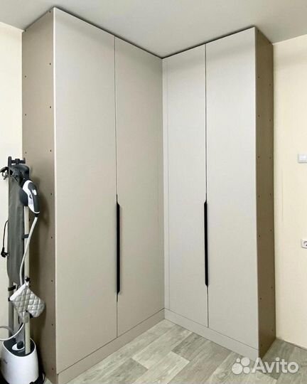 Угловой шкаф