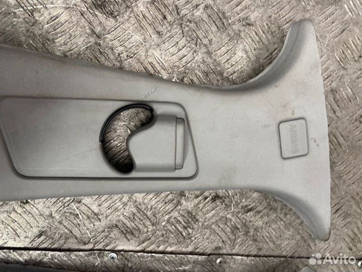 Накладка центральной стойки Jaguar Xf CC9 2010