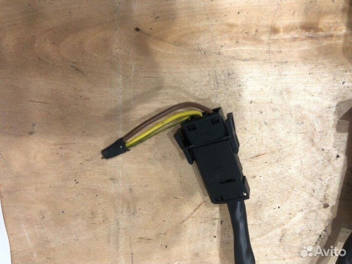 Доводчик двери багажника Bmw 7 E65 N62B36 2003