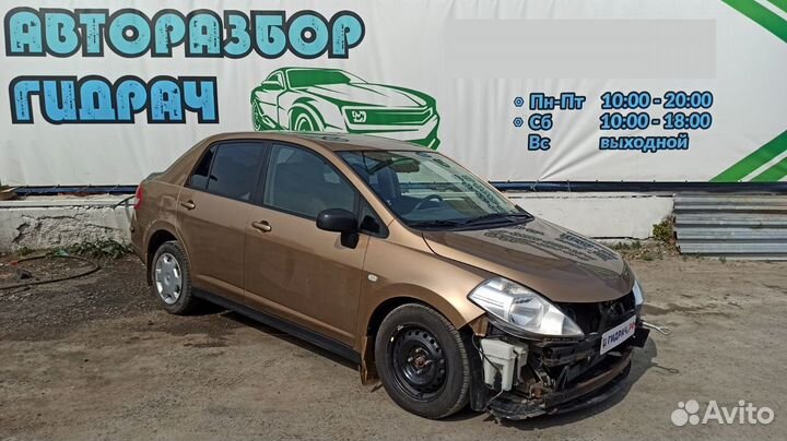 Фонарь задний правый Nissan Tiida 26550-EL00A