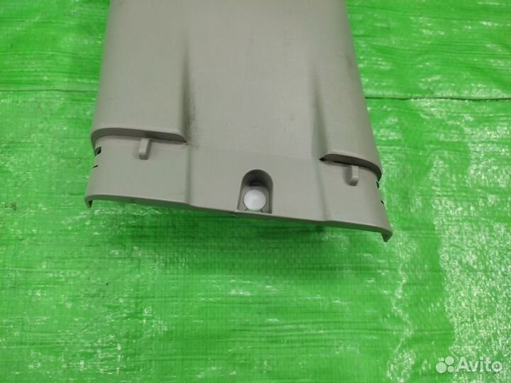 Обшивка средней стойки плевая Nissan X-Trail 07-15