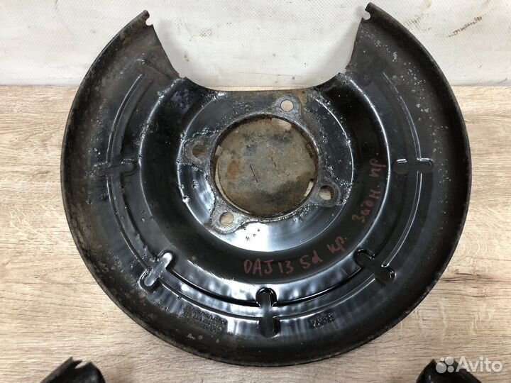 Пыльник заднего тормозного диска Astra j