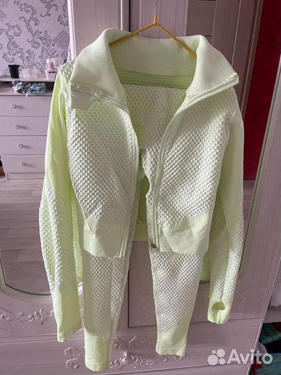 Спортивный костюм женский