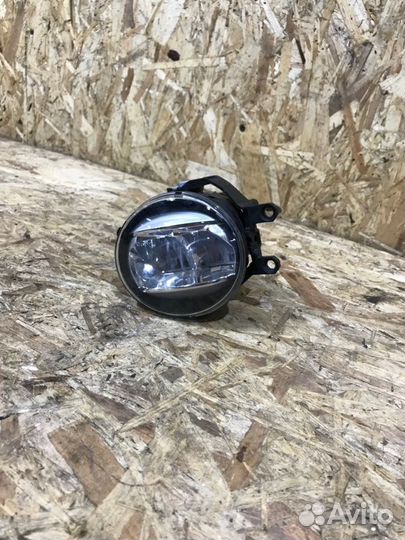 Фара противотуманная Toyota C-Hr