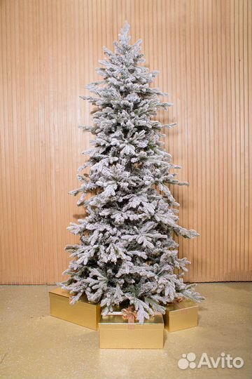 Искусственная елка 
