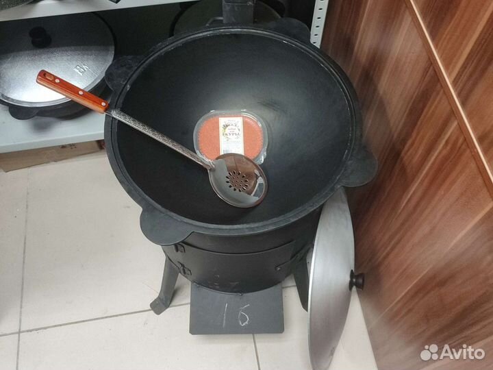 Казан чугунный с печкой под казан