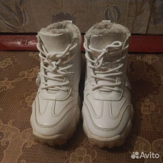 Кроссовки зимние женские