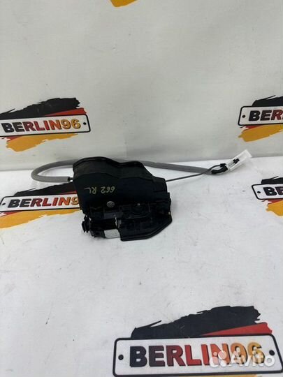 Замок двери задний левый Bmw X5 E70 N57D30 2013