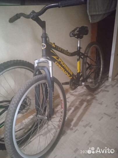 Продам 2 велосипеда на запчасти