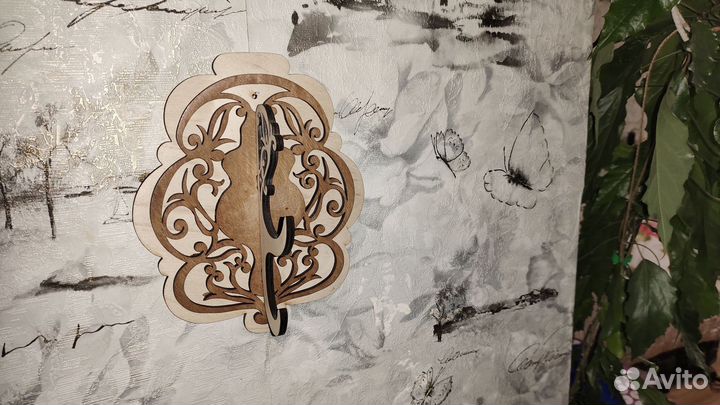 Ажурная вешалка