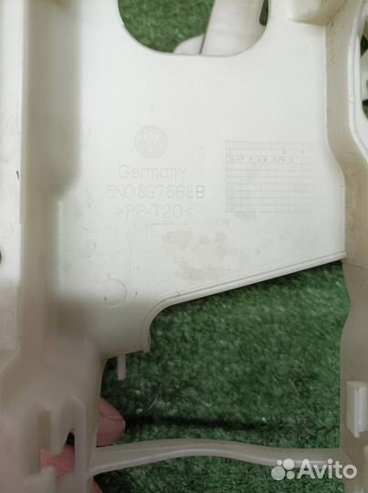 Кронштейн (сопут. товар) VW Tiguan 2007-2011