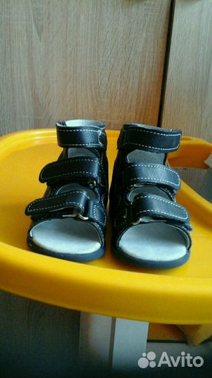 Детские босоножки