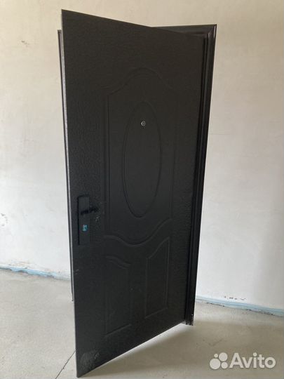 Металлическая дверь бу