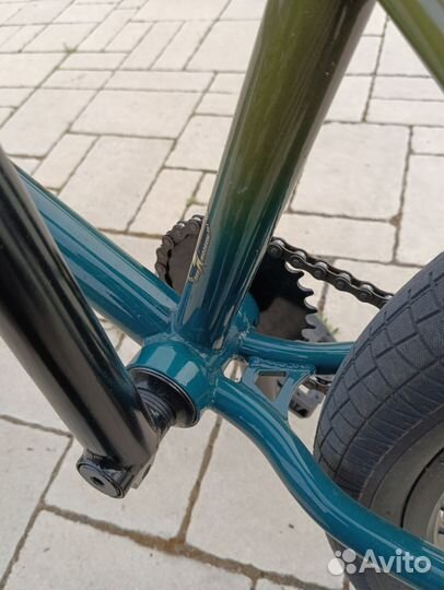Atom icon BMX
