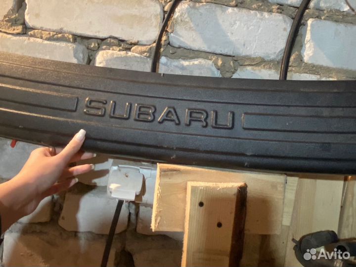 Накладка на задний бампер subaru
