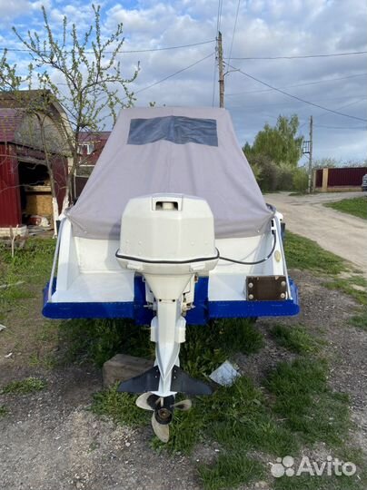 Продам моторную лодку