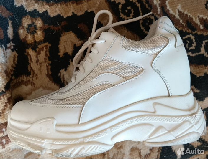 Кроссовки женские 39 размер