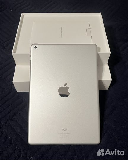 iPad 10.2
