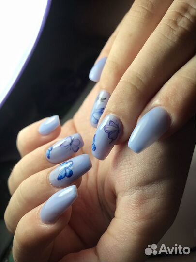 Начинающий мастер маникюра