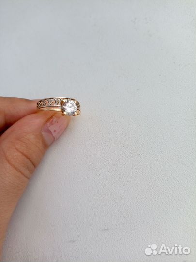 Золотая кольцо 585