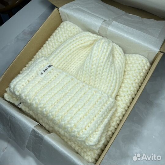 Комплект зимняя шапка и снуд вязаный