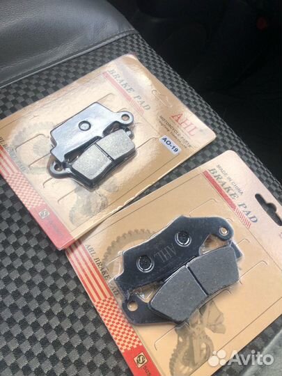 Комплект тормозных колодок мотоцикла Suzuki