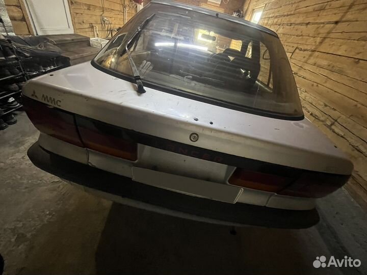 Mitsubishi Lancer 1.6 AT, 1988, битый, 300 000 км