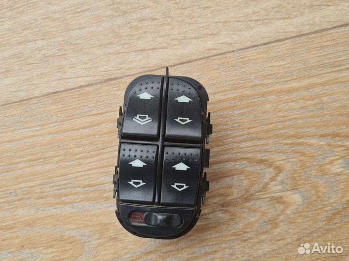 Кнопка стеклоподъёмника форд фокус 1