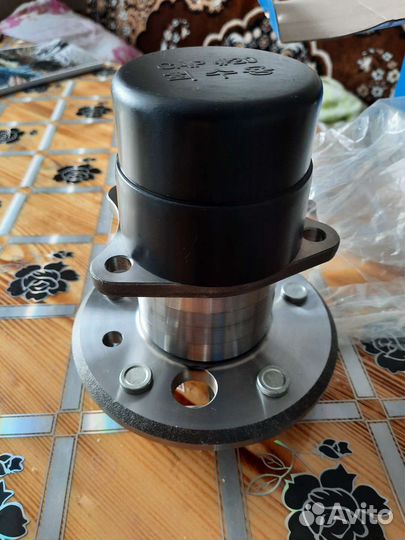 Ступица заднего колеса правая. toyota camry