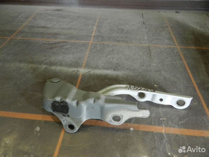 Петля капота левая/правая - Kia Ceed 2