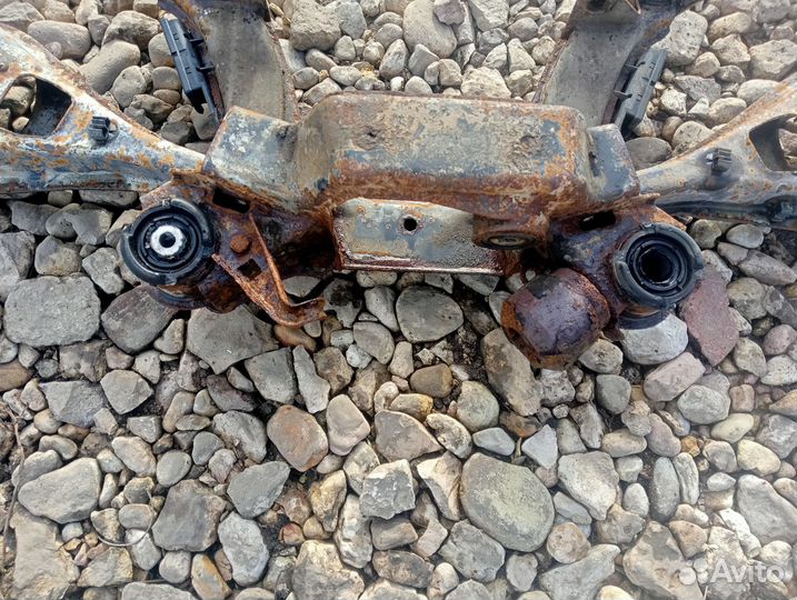 Задний подрамник BMW 3-серия E36